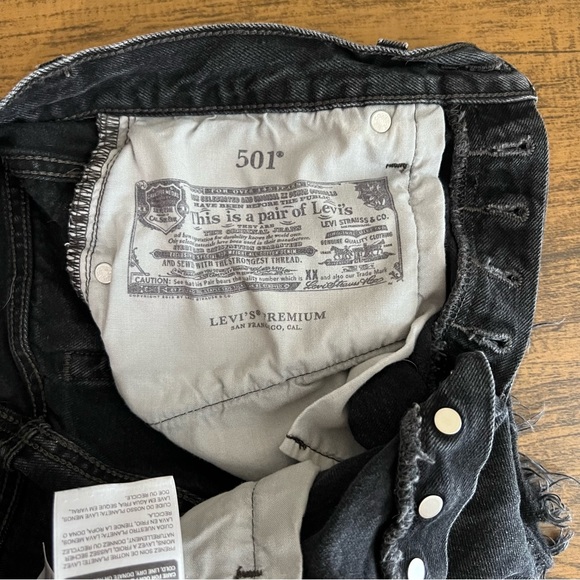 Levi’s 501 Original Cutoff High Rise shorts- Wise Up- Size 4 or 27 - Picture 5 of 14